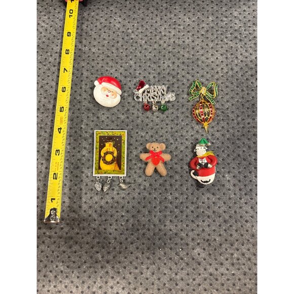 Vintage Christmas Pin Set W/ Teddy Bear Ornament Santa Cow & More  Brooches - Picture 15 of 15
